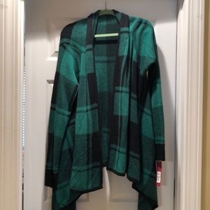 Ladies asymmetrical green and black sweater jacket